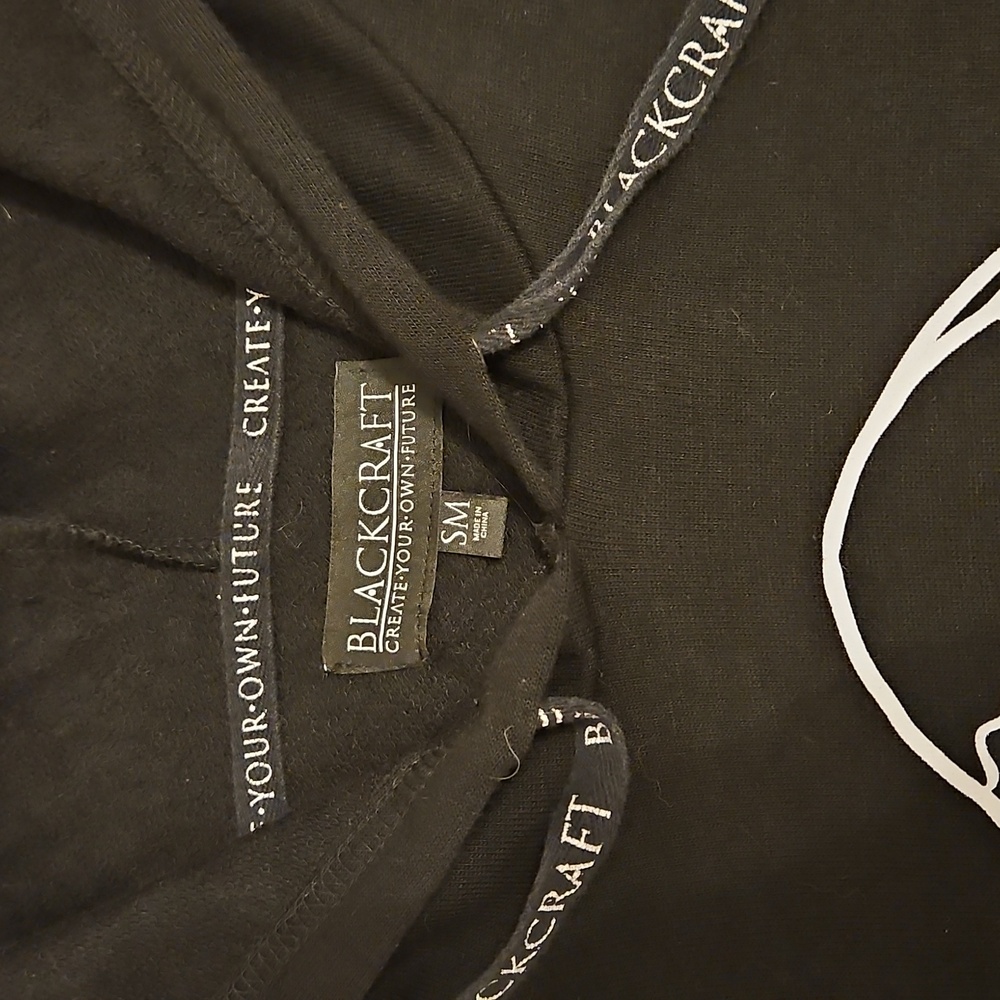 Hot Topic BlackCraft Never Trust The Living Tombstone Girls Hoodie size Small - Picture 3 of 4